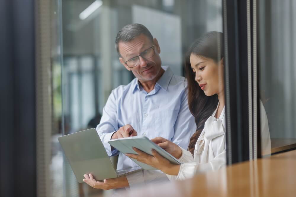 Cesja wierzytelności krok po kroku: jak to wygląda od strony przedsiębiorcy